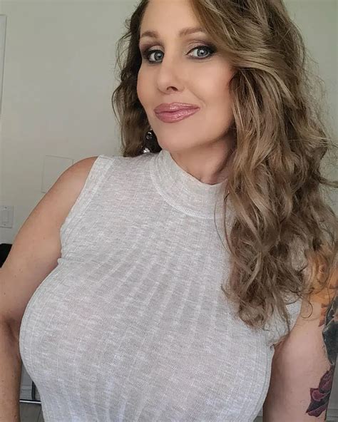 julia ann porn|Julia Ann: Checkout Free Milf Porn Here 